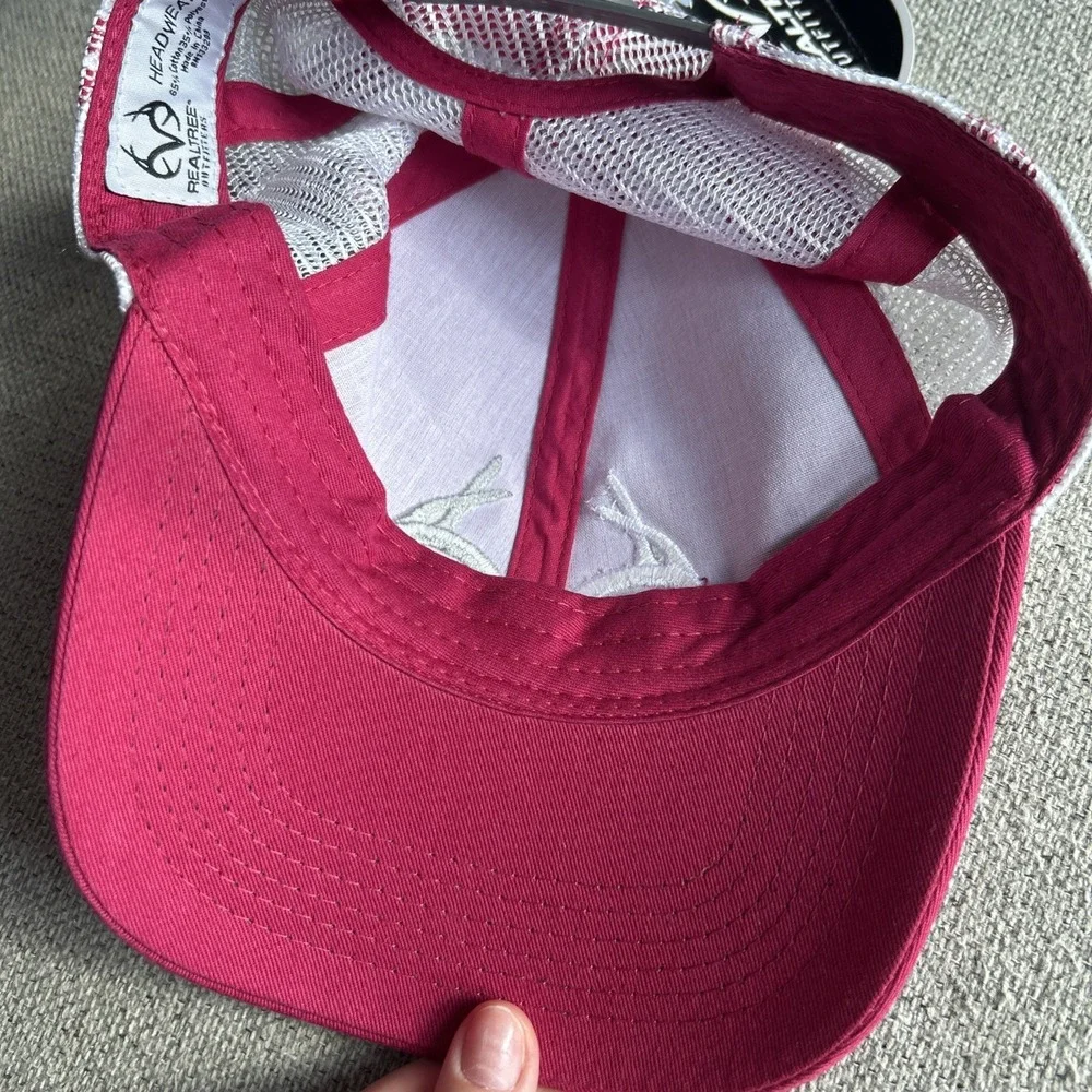 Realtree Women's Trucker Ball Cap NWT Embroidered‎ Antler Logo